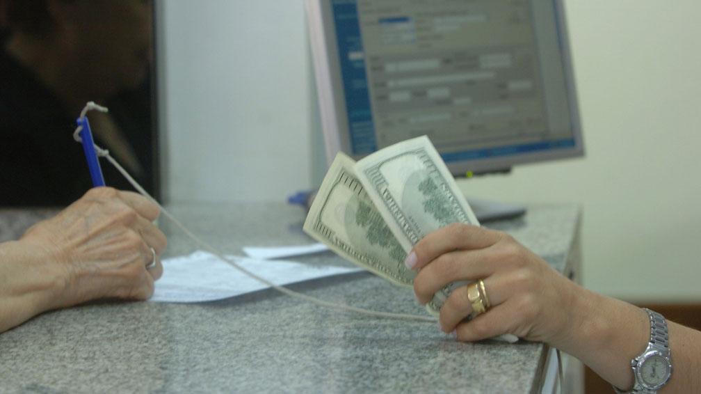 Dolares