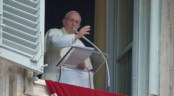 PapaFrancisco_Youtube_14082016