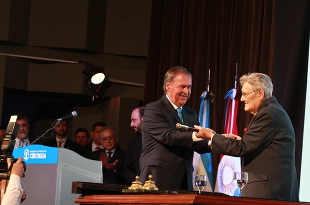 reconocimiento-al-ex-gobernador-Angeloz-12