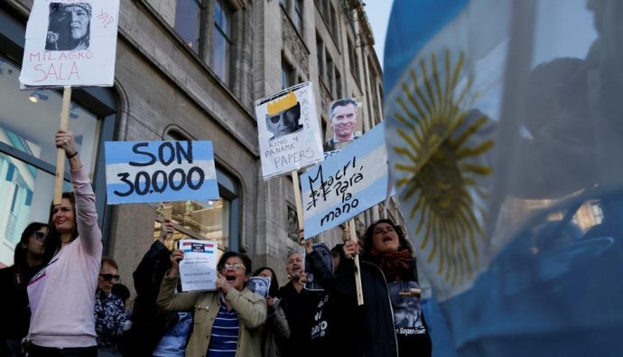 macri-escrache-690x395