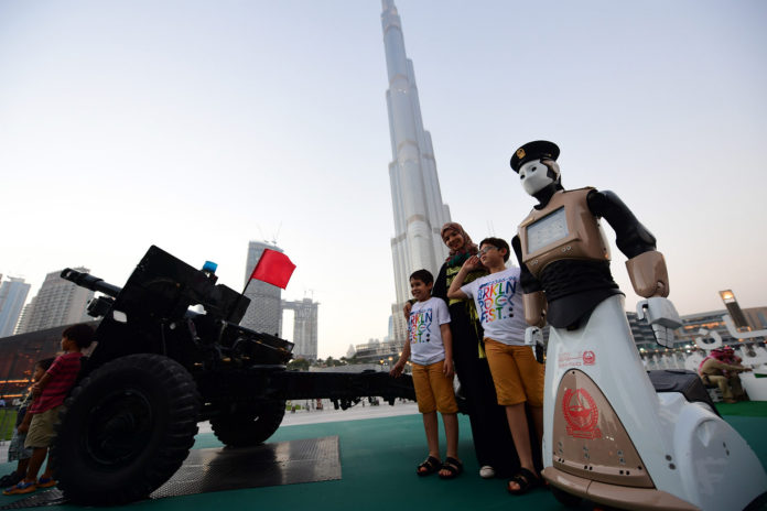 UAE-RAMADAN-POLICE-ROBOT