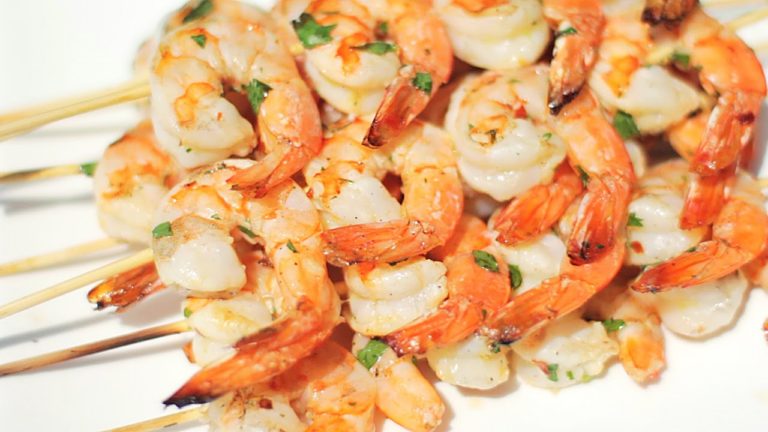 Brochette de pescado y langostinos