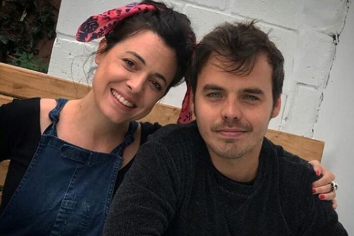 Violento ataque de una fan de Benjamín Rojas al local de su esposa