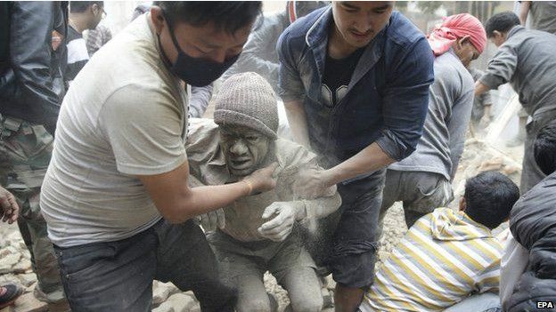 150425092032_nepal_earthquake_624x351_epa_nocredit